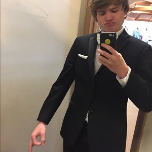 Meet your Posher, Collin